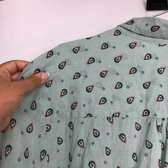 Reitmans Light Sage Green Small Paisley Patterned Button Up Long Sleeve Shirt 2X - Picture 14 of 16